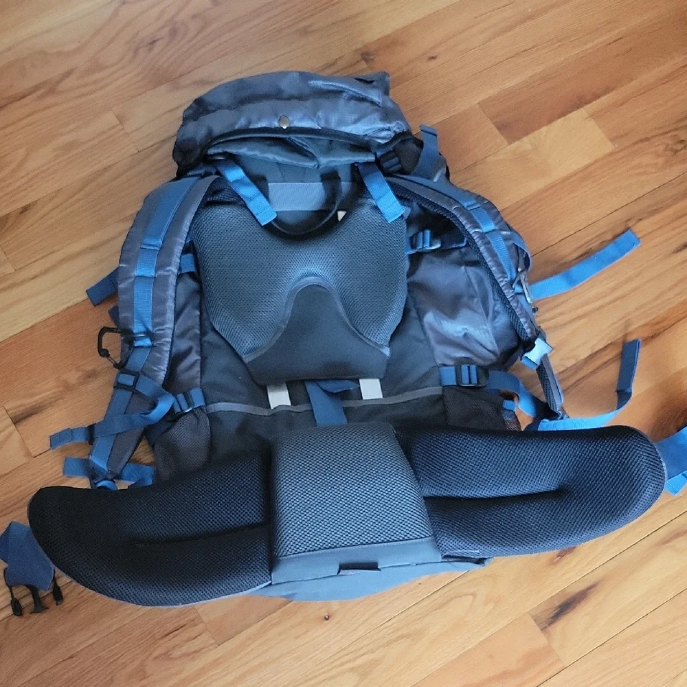 Field & Stream Internal Frame 65L Backpack - Picture 7 of 7